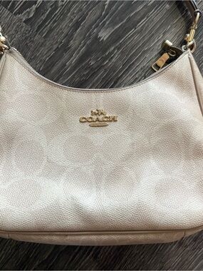 Coach Teri hobo in beige signature canvas